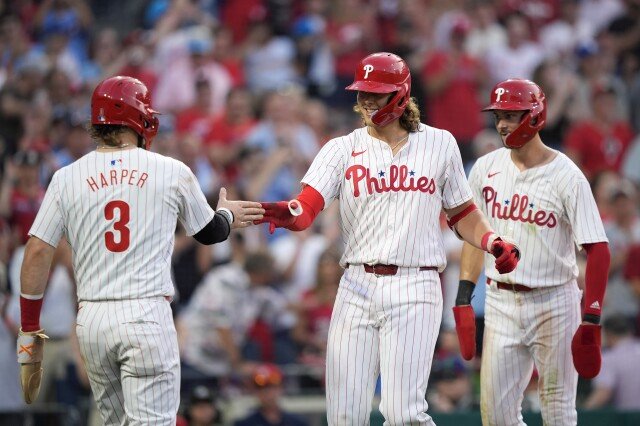 Phillies derrotam os Padres 9-2